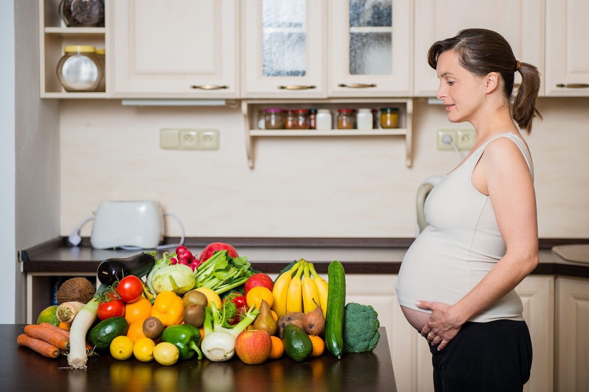 10 Buah Buahan yang Baik & Bagus Untuk Ibu Hamil Muda di Trimester Pertama